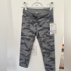 Athleta Girl "Chit Chat" Camo Capri (Size L/12). NWT